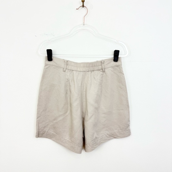 Abercrombie & Fitch Tailored Pleated Shorts Beige - Picture 4 of 6